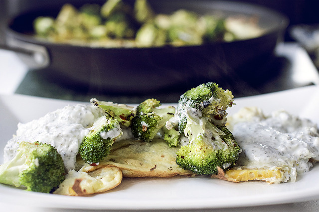 Linas Matkasse: Vegetarisk Majsfrittata med Grana padano och chilifräst broccoli