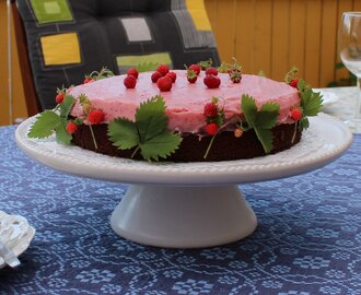 Chokladtårta med smultrontryffel till Karins födelsedag