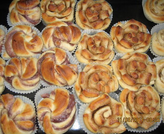 Vetebröd: Kanelblommor, sylt- och mandelmasseknutar och barnbananbullar