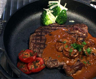 Steak Diane med pommes frites och champinjonsås