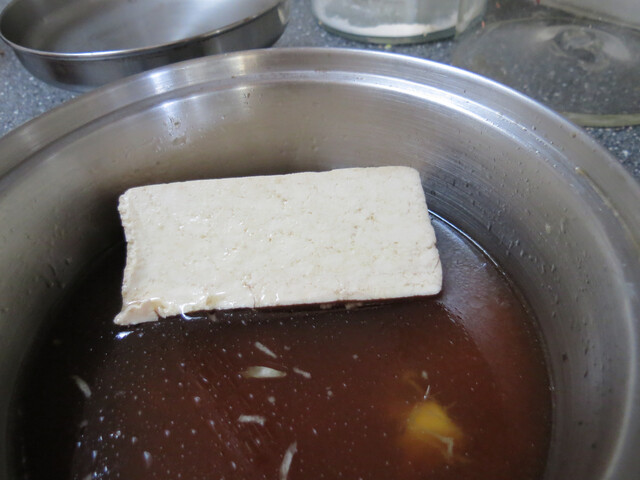 Marinerad tofu som är mycket bättre än den färdigköpta