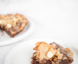 Dubbel Chokladkladdkaka med Salt Karamellsås