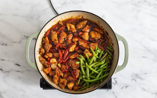 Chicken Green Bean Stir Fry (With Sweet Chili Sauce) A Viral Highly Rated Recipe