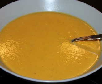 Morotssoppa med färskost