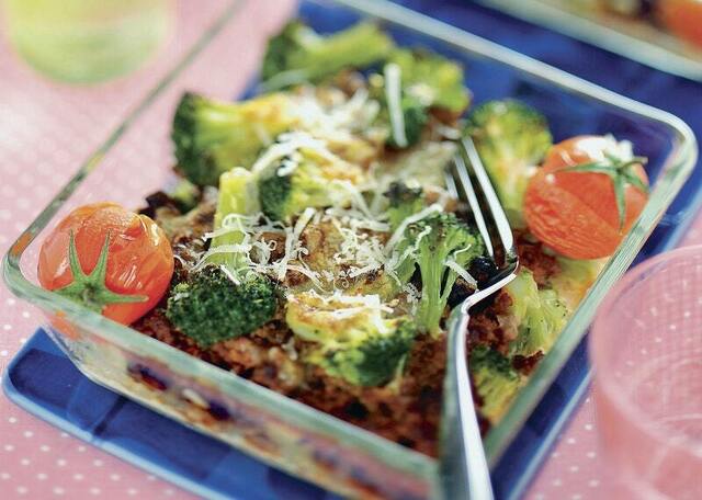 Köttfärslåda med broccoli, ost och grädde