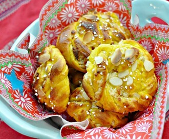 Saffransbullar med mandel och vit choklad och mina bästa tips för att få till dom bästa saffransbullarna!