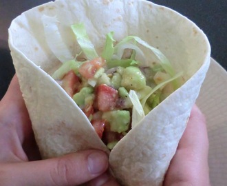 Chilikycklingwraps med avokadosalsa