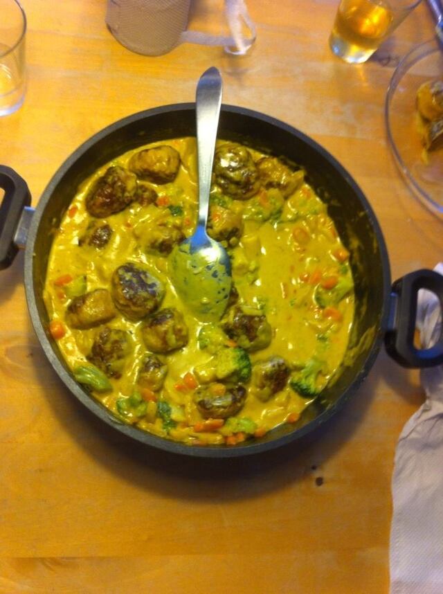 Köttbullar i currywok
