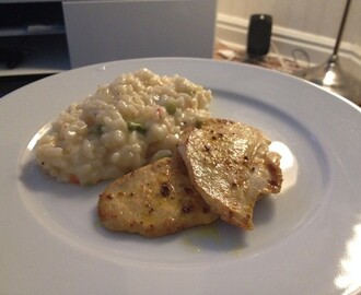 Enkel risotto med sparris och paprika