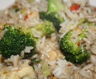 Broccoli- och valnötsris med ingefära
