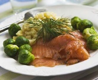 Stuvad potatis med senap och gravad lax