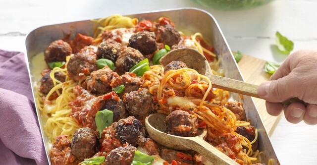 Recept: Italienska köttbullar i mustig tomatsås i ugn
