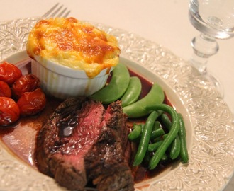 Helstekt entrecote med balsamicosås och minigratänger med potatis/palsternacka