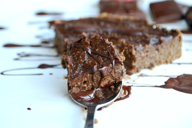 Hälsosam kladdkaka med avokado - mejerifri och utan nötter