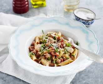 Pasta Penne Rigate med kyckling och pancetta