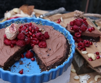 Godaste kladdkakan med chokladmousse och hallon