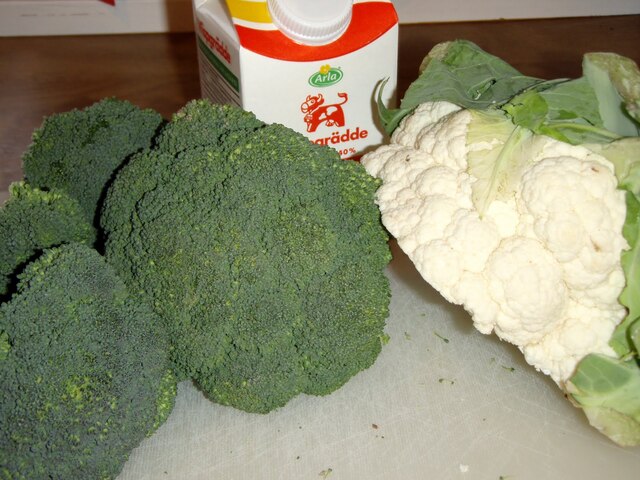 Broccoli-och blomkålssoppa alias "piratsoppa"