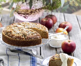 Lättbakad äppelkaka med kardemumma