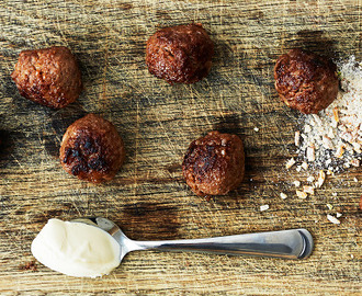 Mamma Kerstins köttbullar med löksoppa