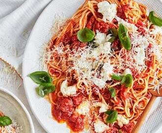 Pasta pomodoro med mozzarella