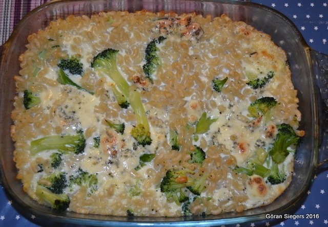 Broccolilåda med pasta