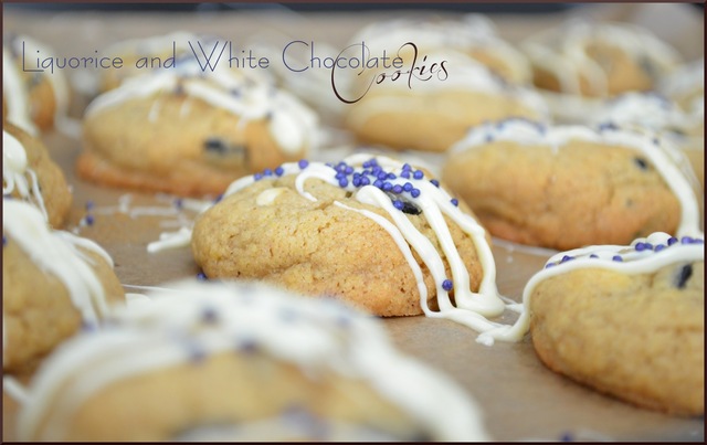 Liquorice and White Chocolate Cookies (Kakor med lakrits och vit choklad)