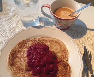 Pannkakor med hallonlakritssylt