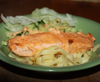 Ugnsbakad lax med Tagliatelle 4 portioner