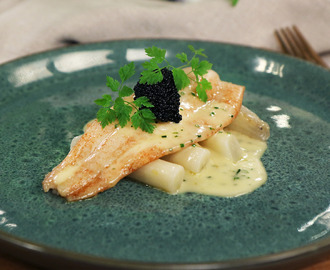 Rödspätta med beurre blanc och citronsmörade svartrötter