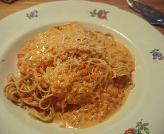 Bönpasta med rostad paprika