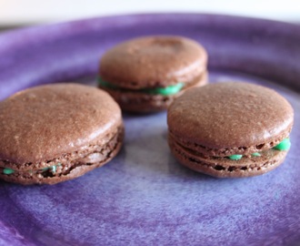 Chokladmacarons med päronsmörkräm, denna gång utan nervöst sammanbrott