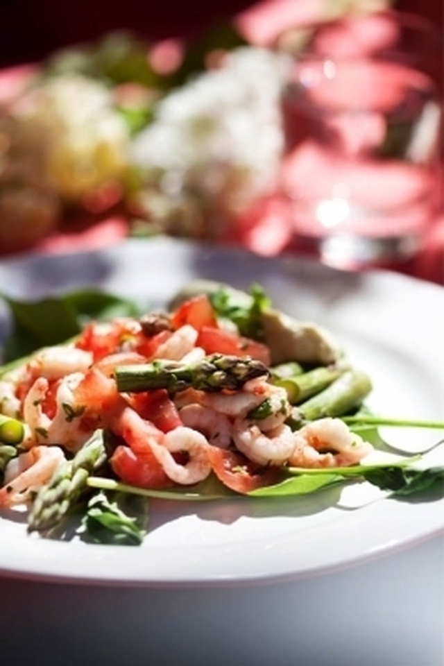 Frisk räksallad med avocadocrème