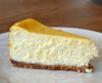 NEW YORK STYLE CHEESECAKE