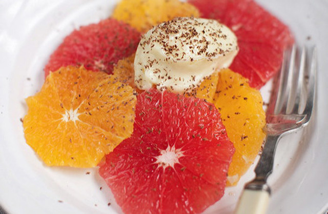 Apelsin och blodgrape med vit chokladkräm – superenkelt recept