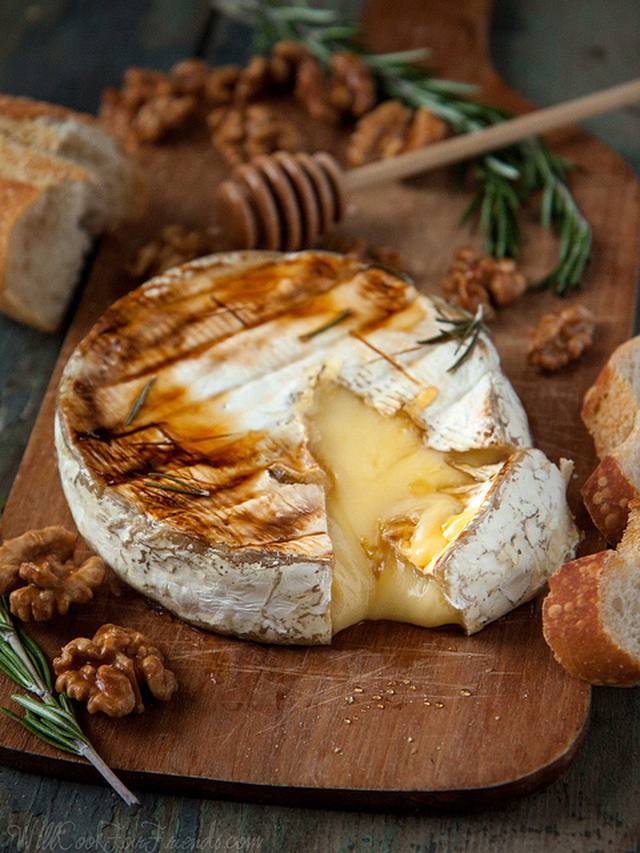 Baked Brie with Rosemary, Honey, & Candied Walnuts