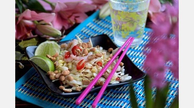 Het thaisallad med räkor.