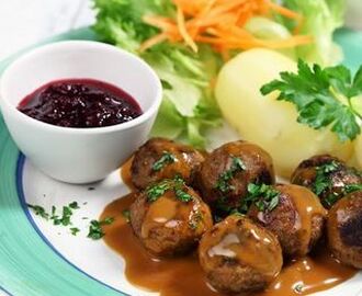 Köttbullar med gräddsås