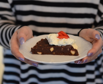 Nyttig kladdkaka med hasselnötter