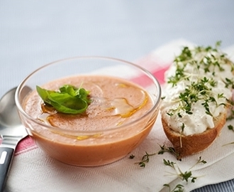 Tomatsoppa med ostbaguette