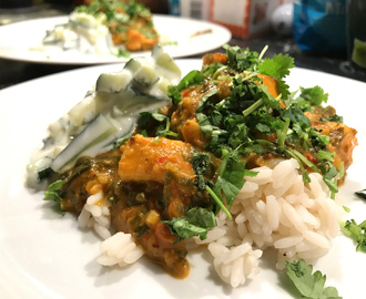 Palak paneer och gurkraita med mynta