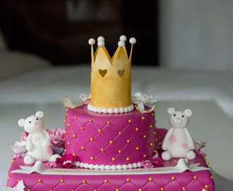 Tårta till Zaineb i rosa och guld