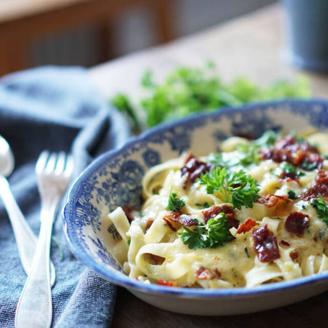 Krämig pasta med ädelostsås – enkelt recept