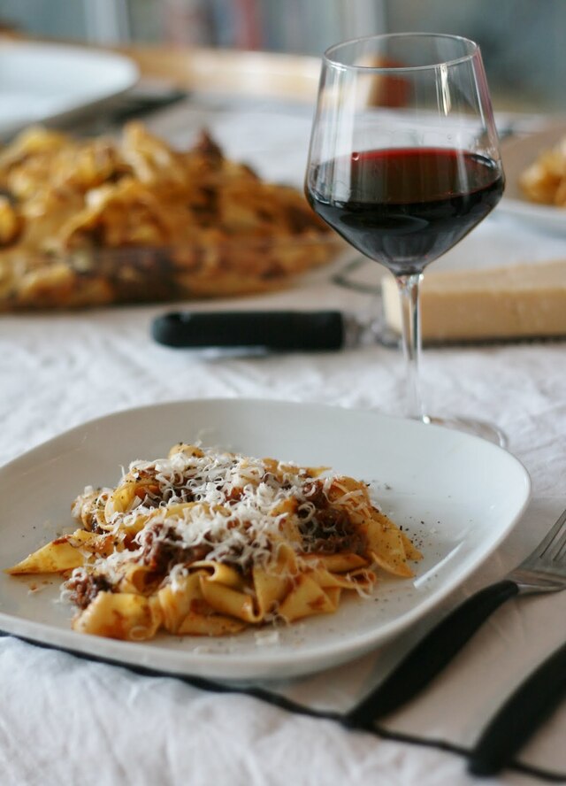 Ragu på långlagad oxlägg med pappardelle (en återbloggning, inför fars dag)