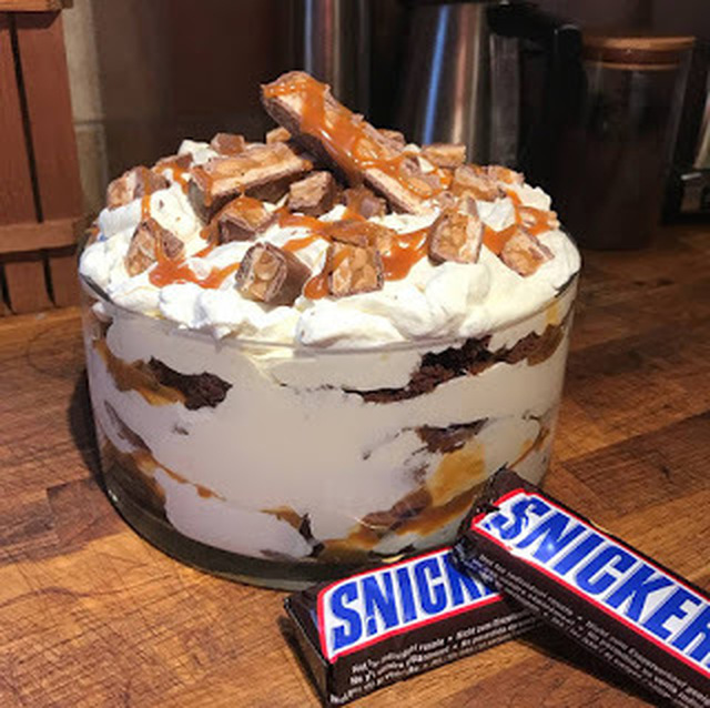 Snickers trifle