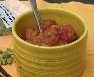 Nektarin- och tomatmarmelad med vanilj, kardemumma och rårörsocker