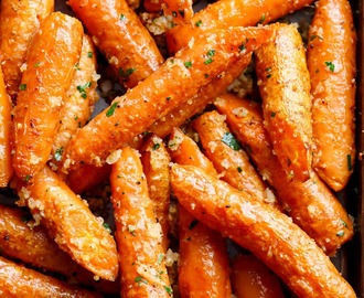 Garlic PARMESAN ROASTED CARROTS