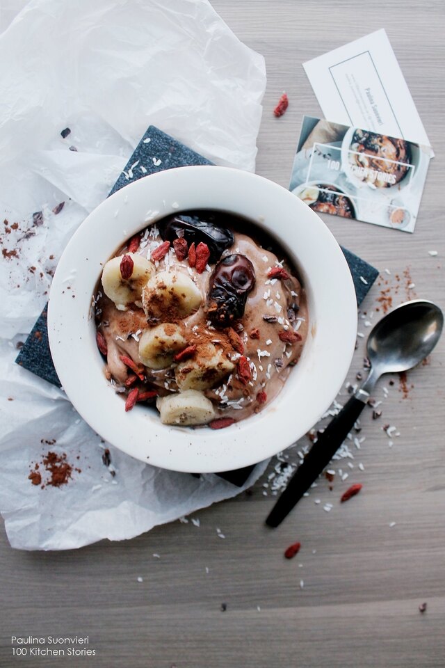Chocolate Peanut Butter Smoothie Bowl with Dates, Coconut and Goji Berries
