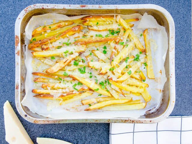 Pommes frites med parmesan – Cheesy fries