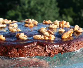 Dooleyskaka med chokladglasyr och valnötter