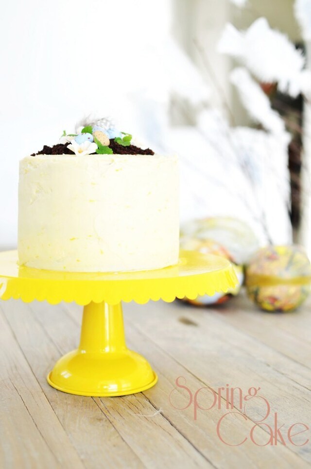 Lemon and Passionfruit Spring Cake (Citron- och passionfruktstårta)